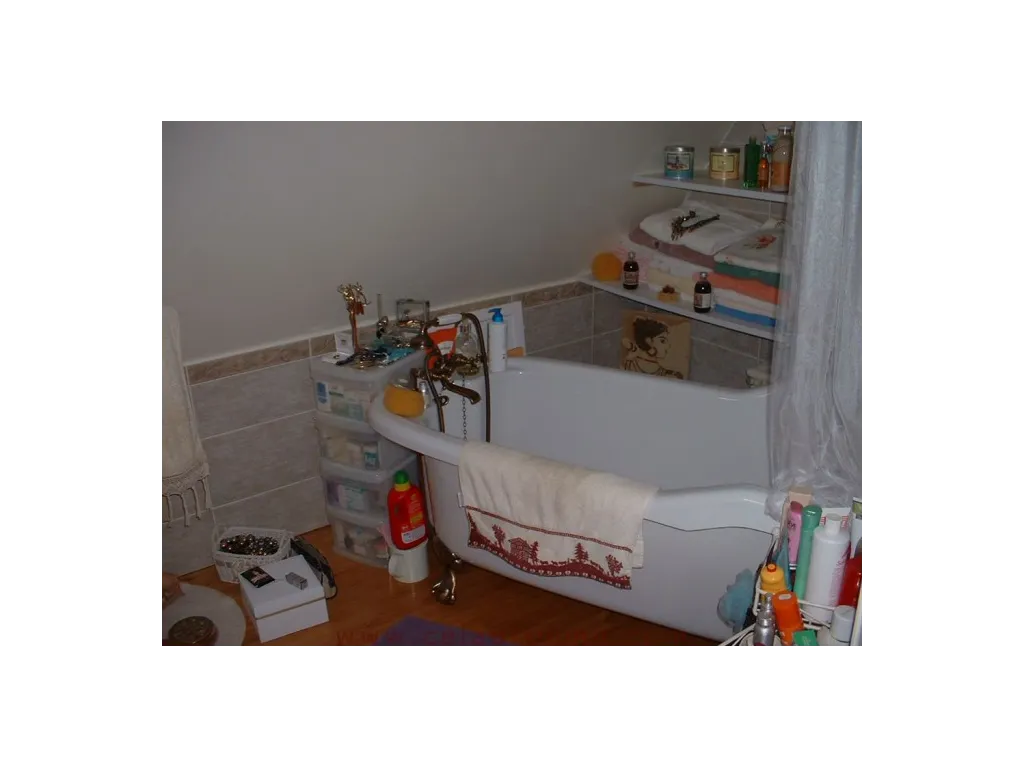 PRETTY COUNTRY HOUSE RESTORED WITH A VIEW