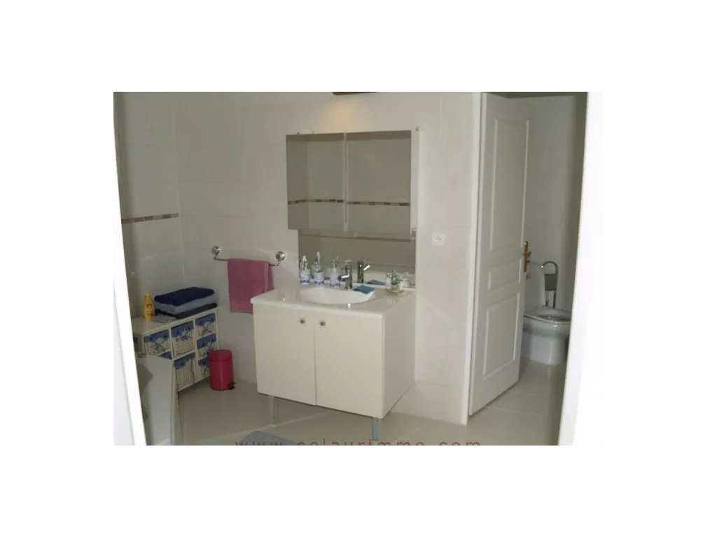  BEAUTIFUL BUNGALOW HOUSE ON HIS LAND OF 2821 M ²