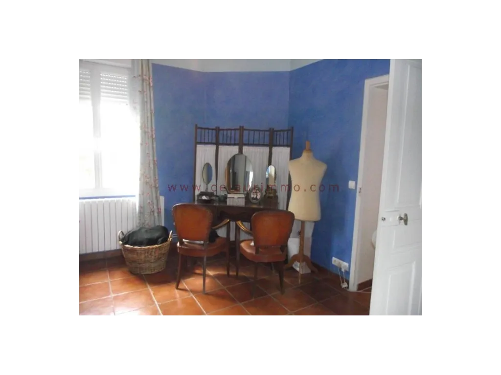 VERY PRETTY VILLAGE HOUSE