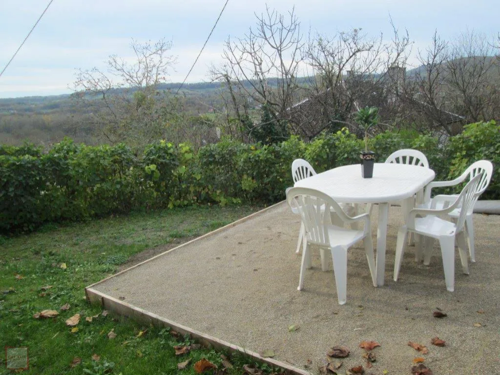 RESTORED VILLAGE HOUSE WITH GARDEN