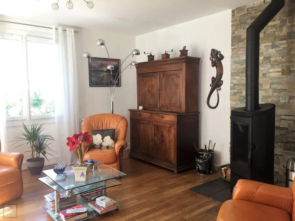 MAISON DE VILLE AU CALME JARDIN 600 M²