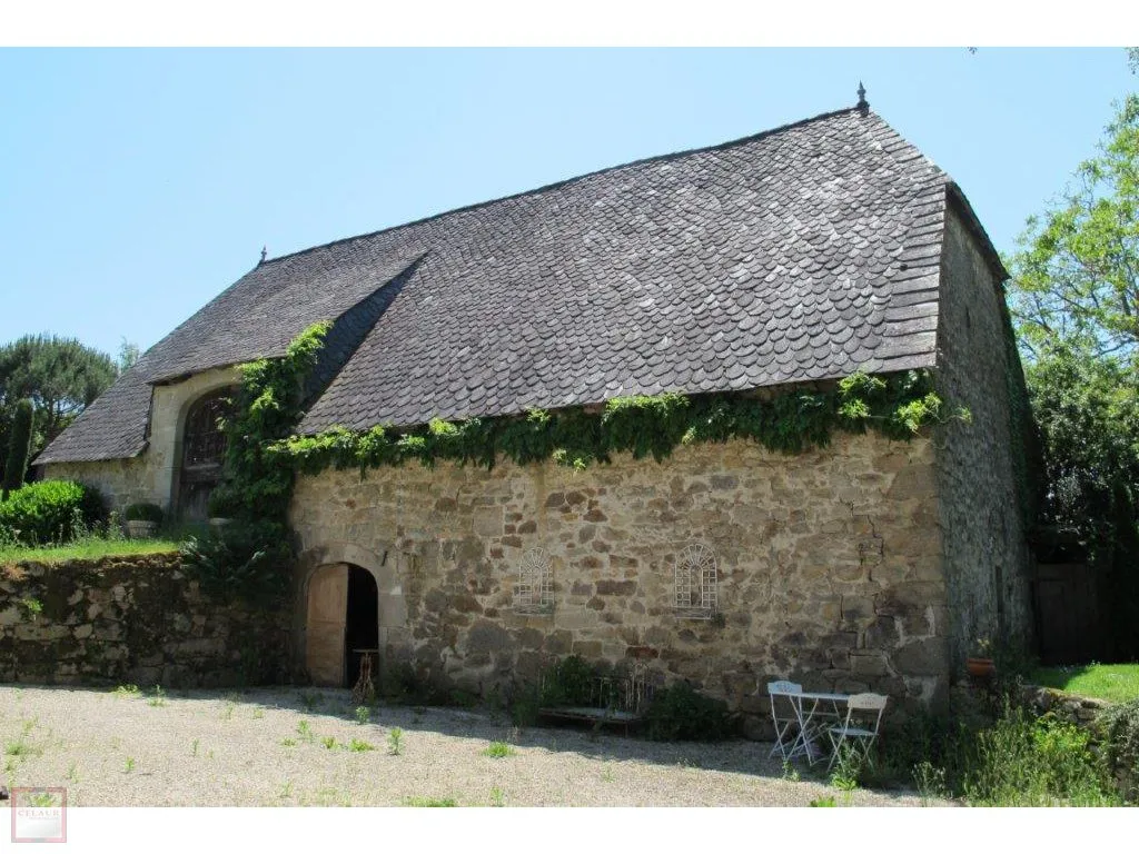 19TH CENTURY PROPERTY WITH LAND 4000 M²