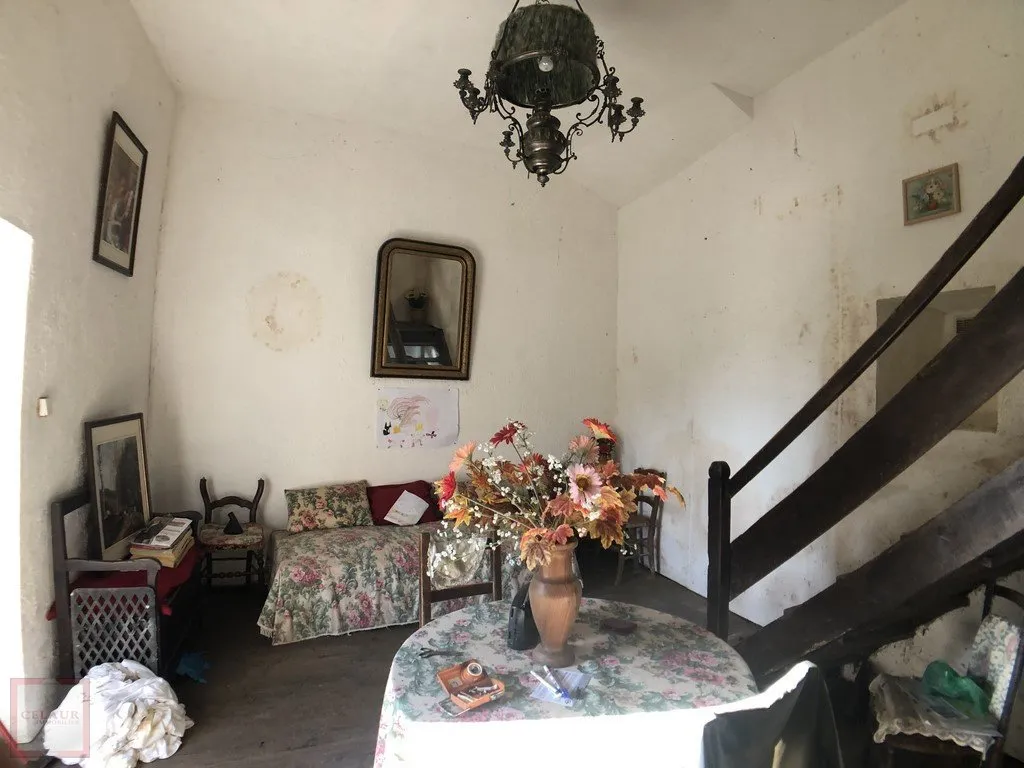 MAISON GRANGE FOUR A PAIN DEPENDANCE