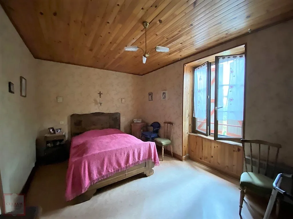 MAISON EN PIERRE AVEC 1600M² DE TERRAIN