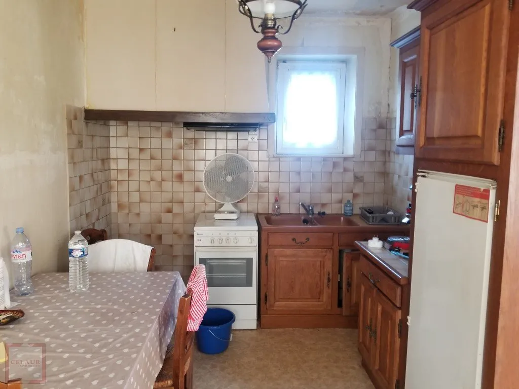 BEAUTIFUL HUT ENTERS EGLETONS AND TULLE