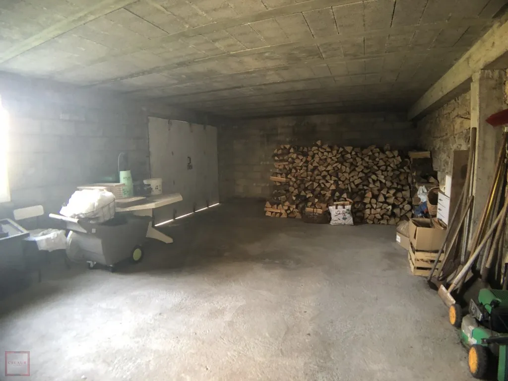 BEAUTIFUL HUT ENTERS EGLETONS AND TULLE