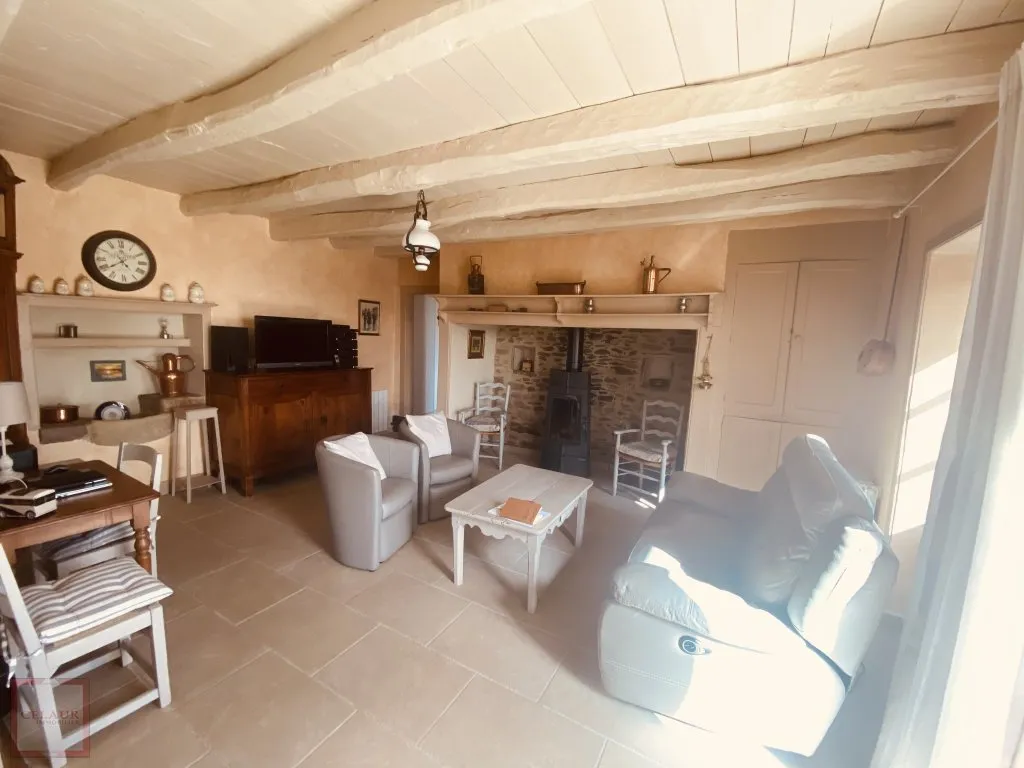 TRES BEL ENSEMBLE AVEC VUE ET 1 HA