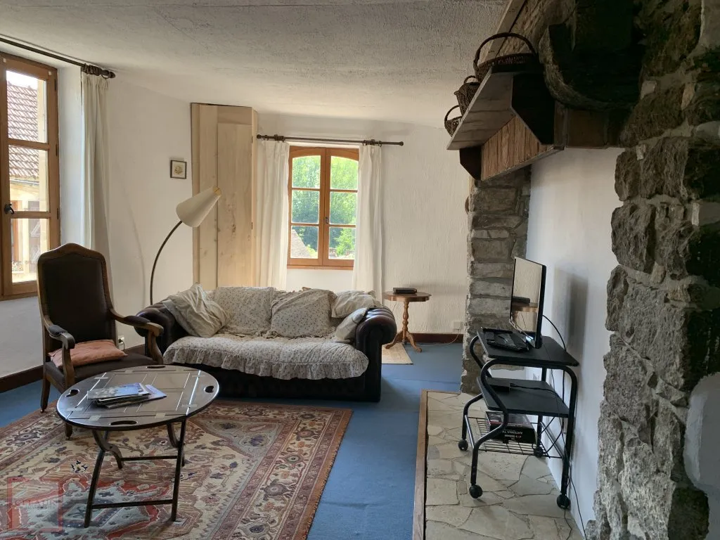 MAISON DE BOURG MEUBLEE