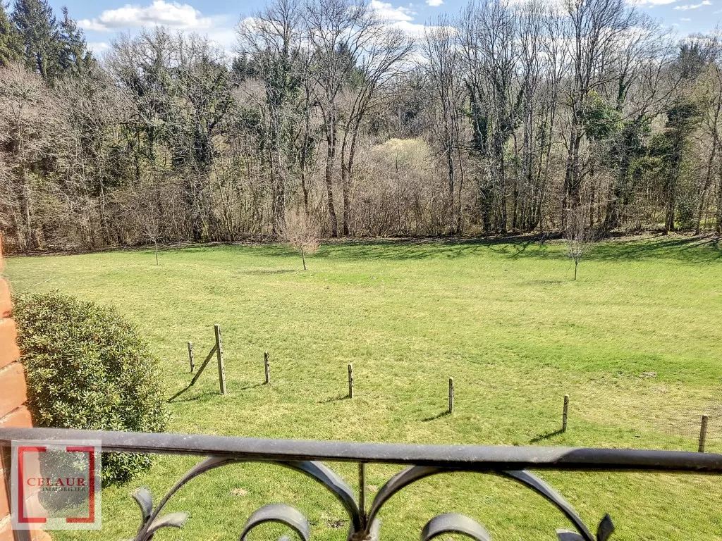 GRANGE AMENAGEE ET MAISON SUR UN TERRAIN DE 13392 M²