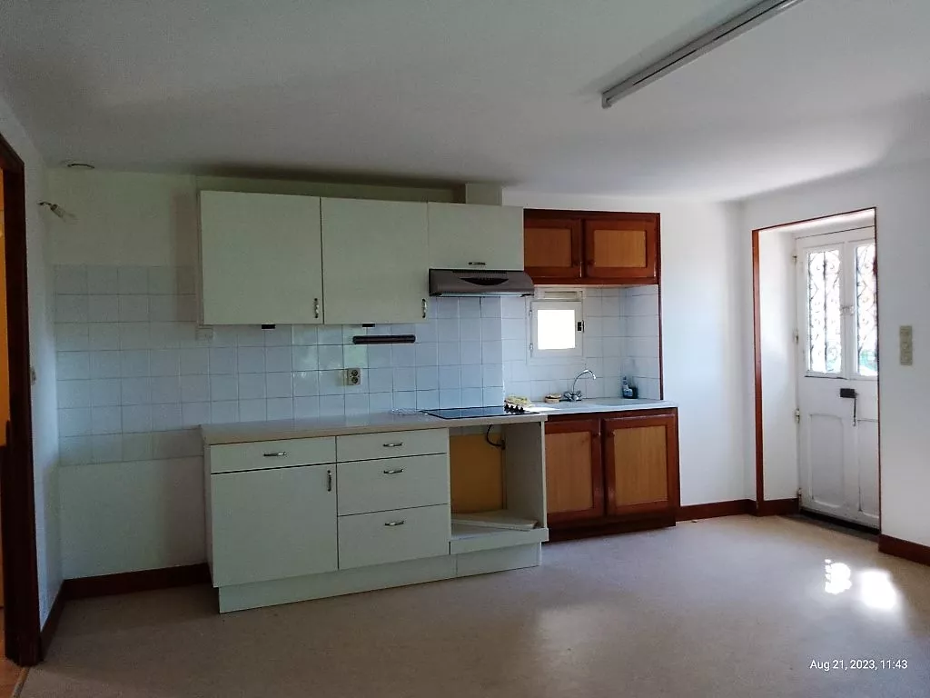 MAISON EN PIERRE Proche de BEAULIEU