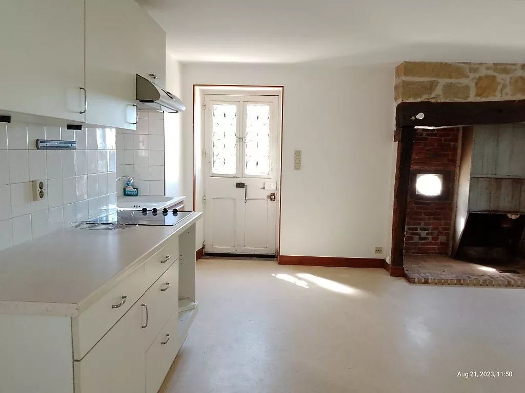 MAISON EN PIERRE Proche de BEAULIEU