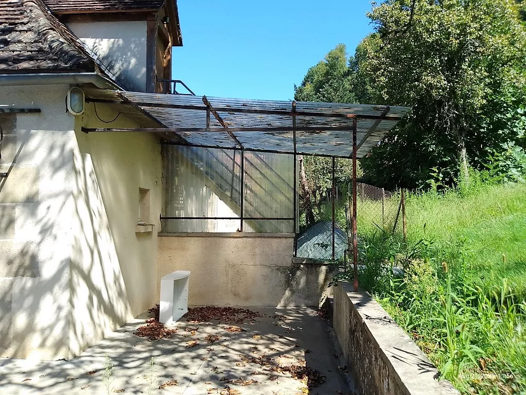 MAISON EN PIERRE Proche de BEAULIEU