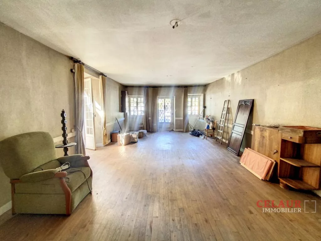 MAISON DE VILLE A RENOVER