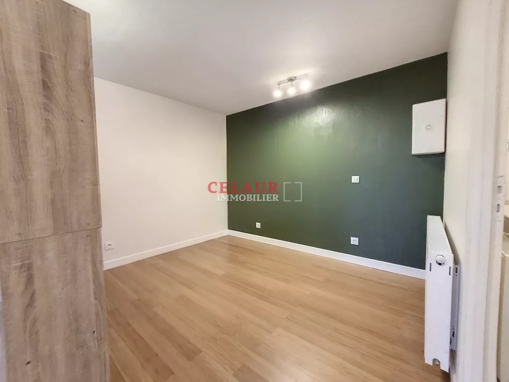 Joli studio meubl&eacute;