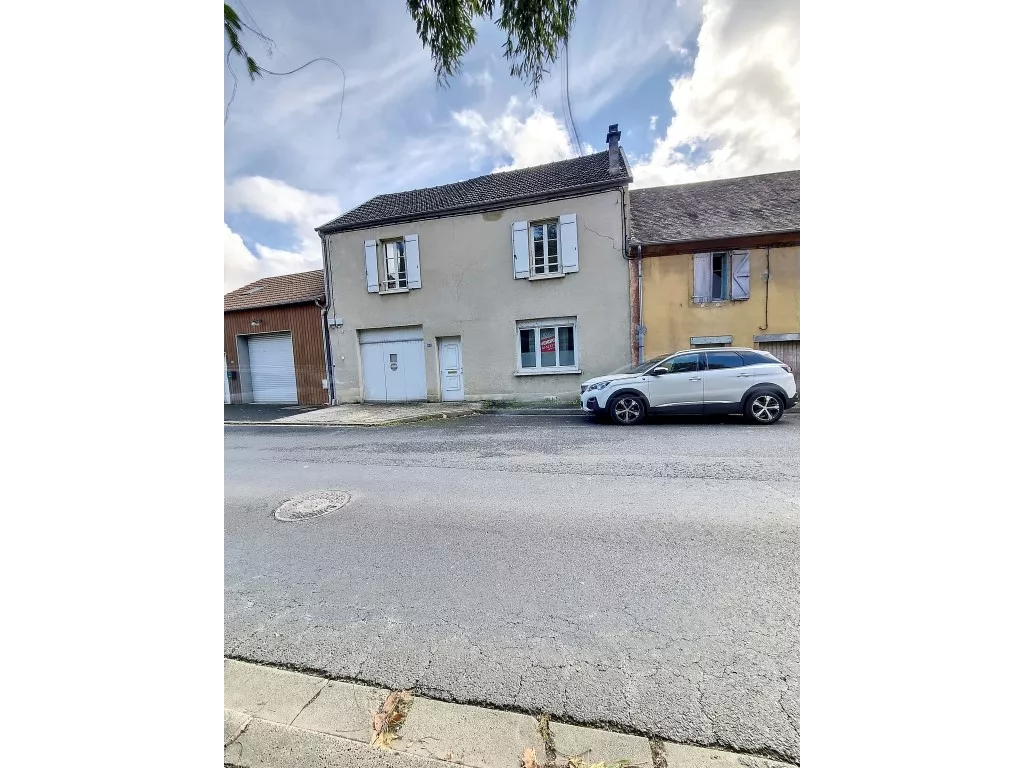 Maison Vayrac Centre avec petite cour