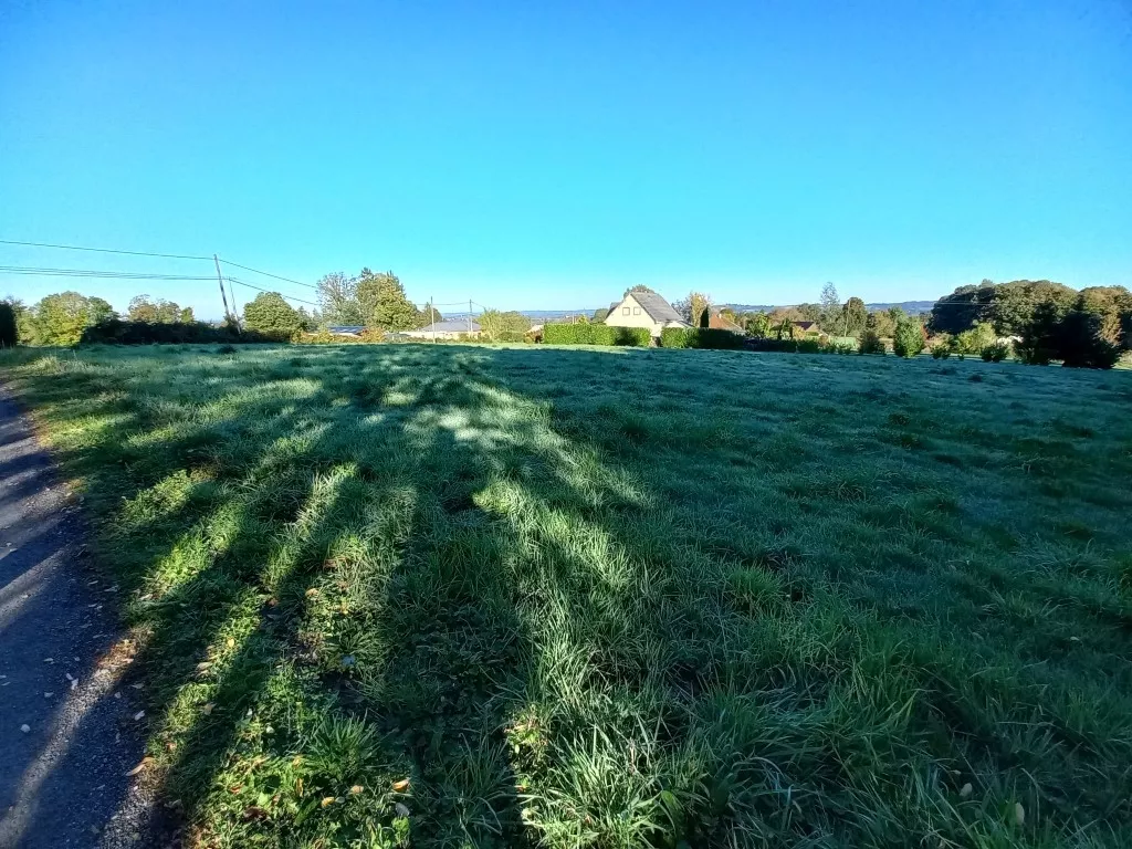 TERRAIN À BÂTIR