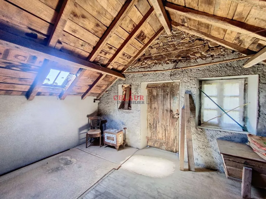 FARMHOUSE ON 2.5 HA - DORDOGNE VALLEY HEIGHTS