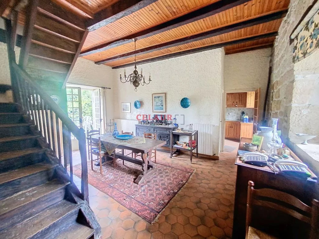 SET OF CHARACTER: HOUSE + GITE ON 5783 M²