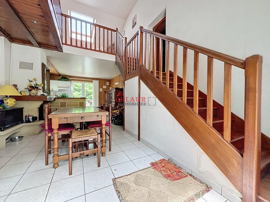 MAISON SUR LES HAUTEURS DE TULLE AVEC POTENTIEL LOCATIF