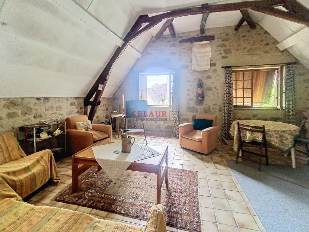 SET OF CHARACTER: HOUSE + GITE ON 5783 M²