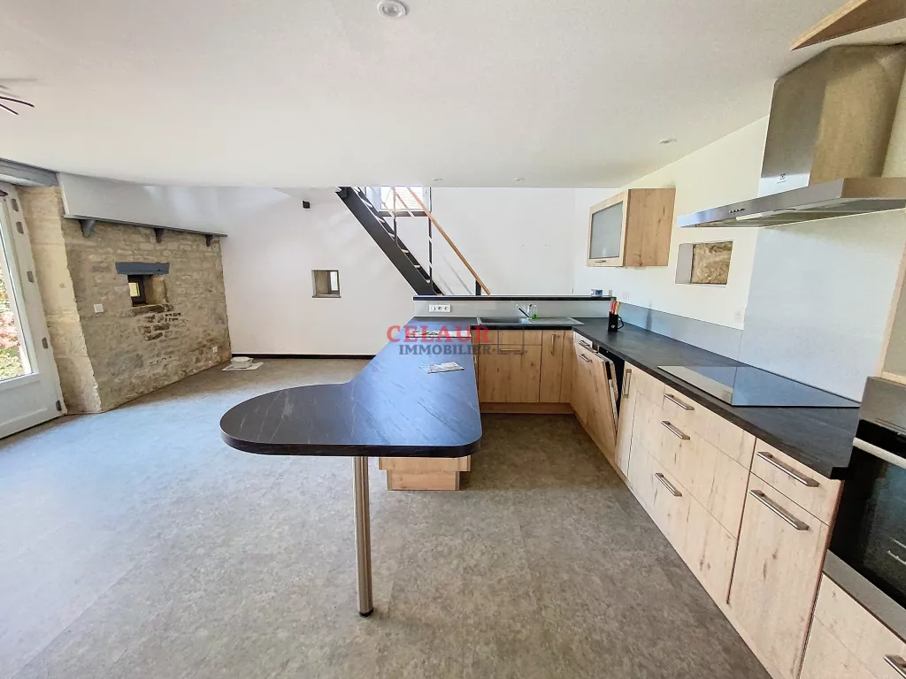 Corps de ferme en pierre