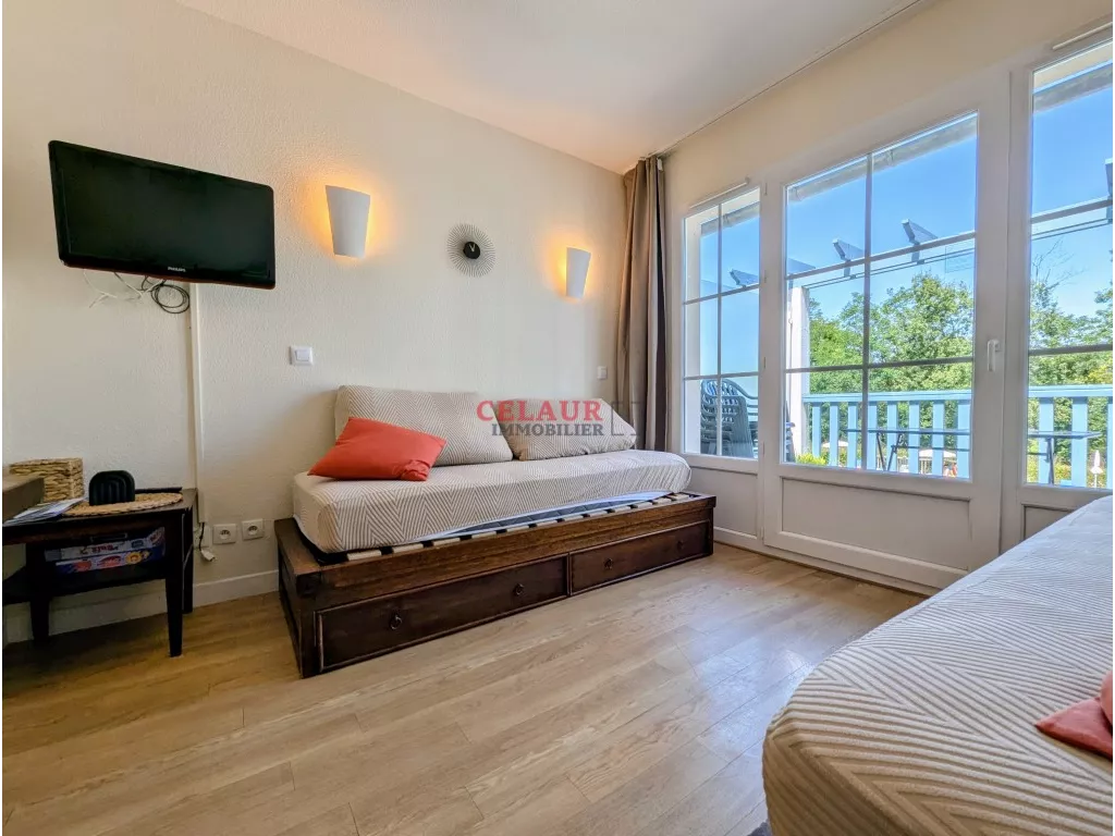 GRAND APPARTEMENT DANS RESIDENCE DE VACANCE