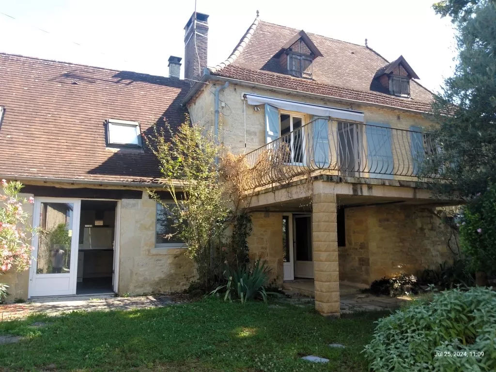 MAISON EN PIERRE ET SA GRANGE