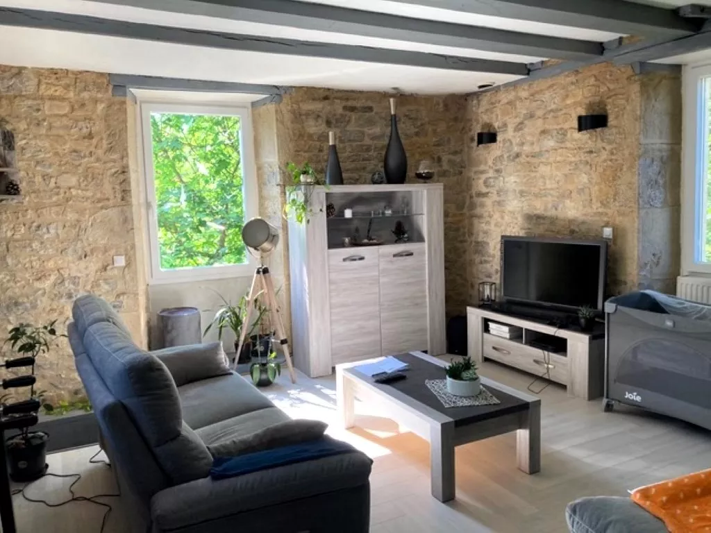 MAISON EN PIERRE ET SA GRANGE