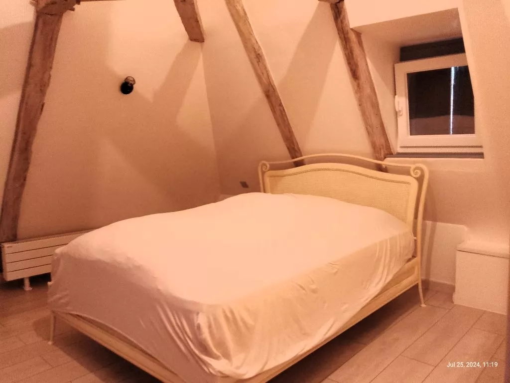 MAISON EN PIERRE ET SA GRANGE