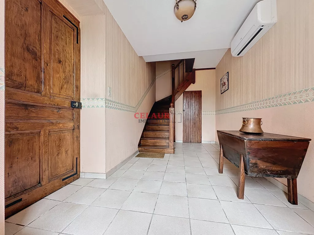 MAISON DE BOURG AVEC DÉPENDANCE