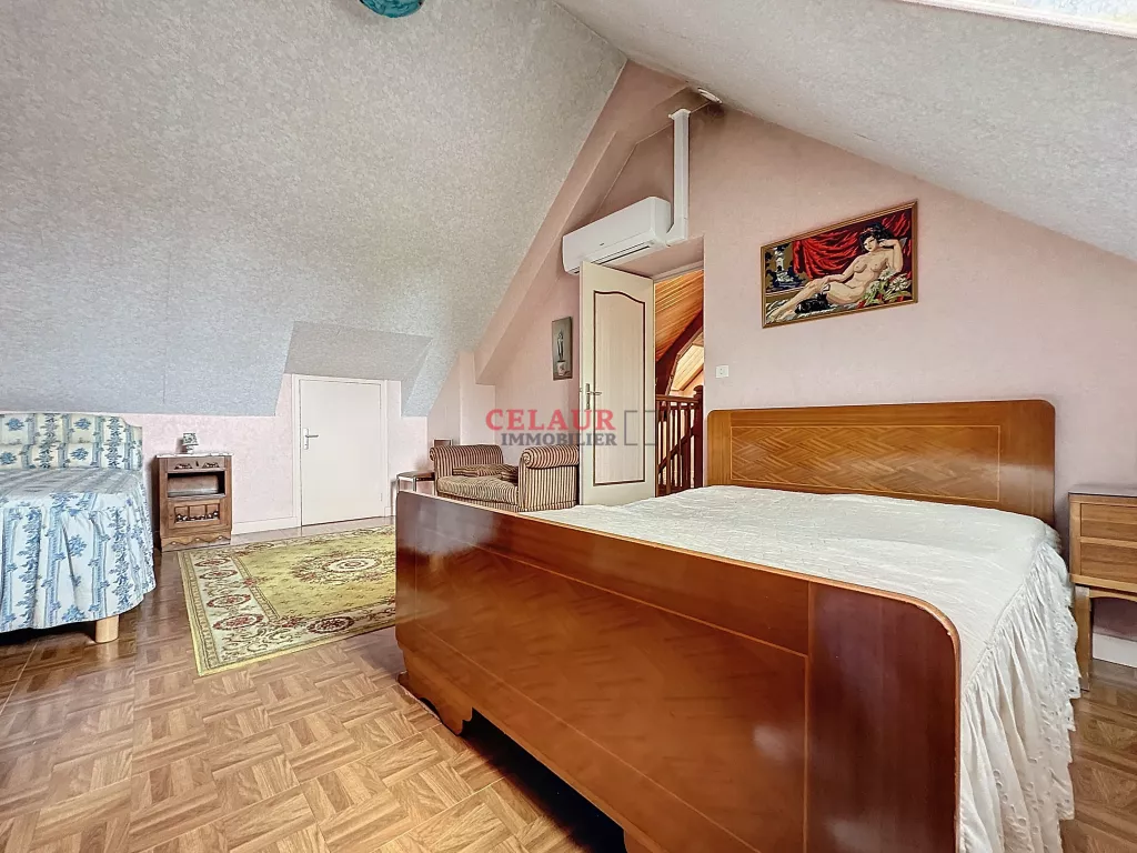 MAISON DE BOURG AVEC DÉPENDANCE