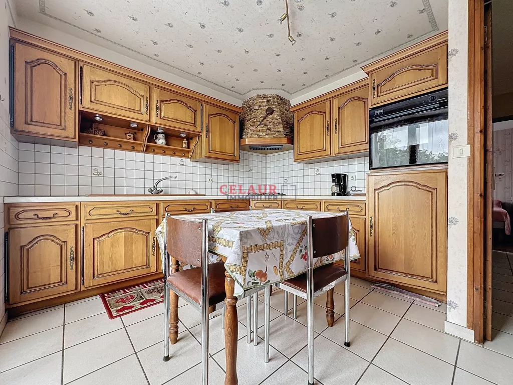 MAISON DE BOURG AVEC DÉPENDANCE