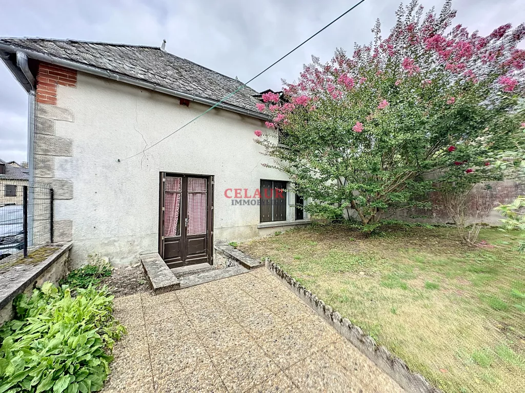 MAISON DE BOURG AVEC DÉPENDANCE