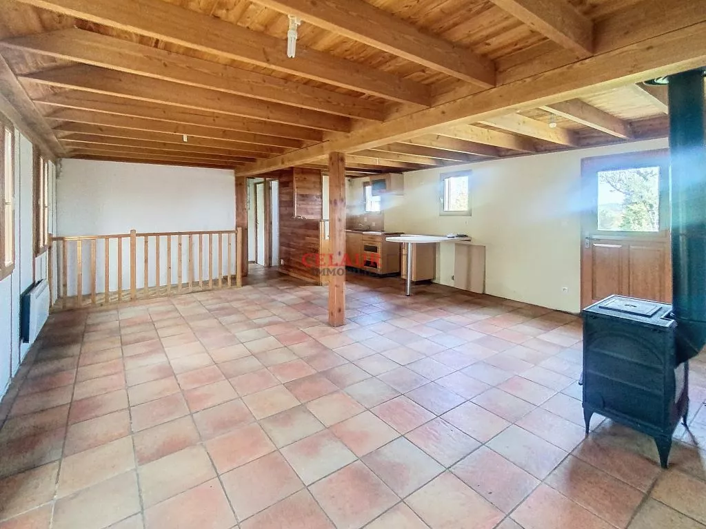 MAISON BOIS ET PIERRE SUR 1151 M²