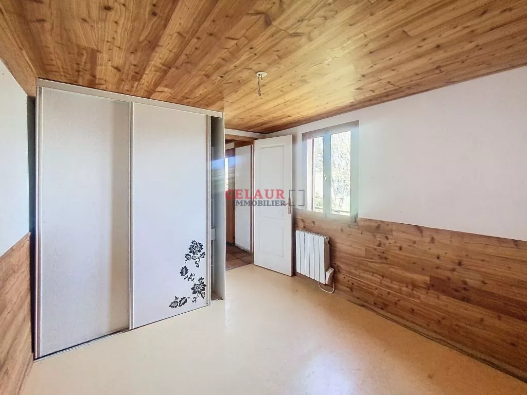 MAISON BOIS ET PIERRE SUR 1151 M²