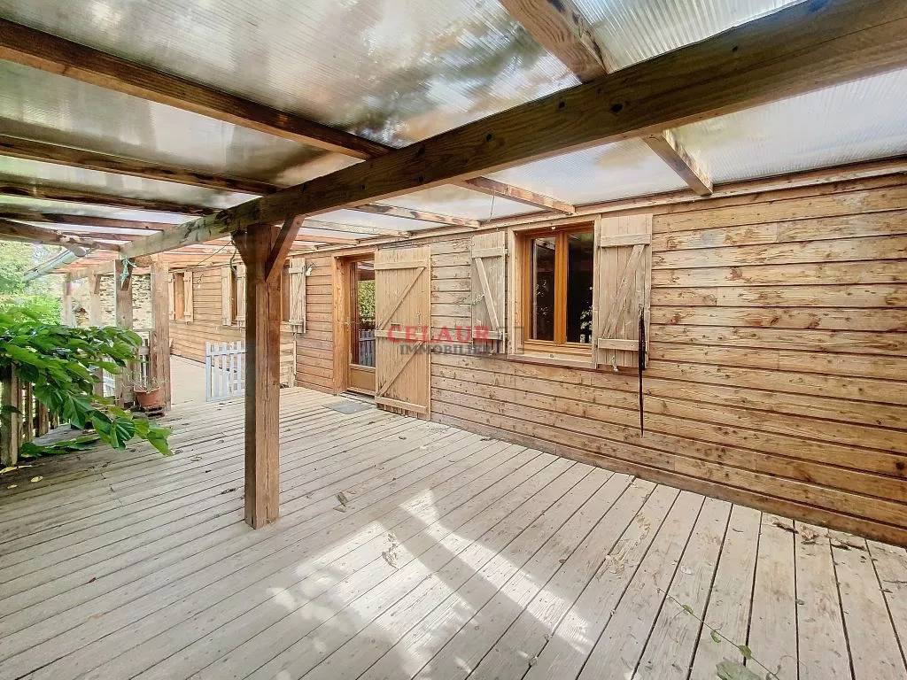 MAISON BOIS ET PIERRE SUR 1151 M²