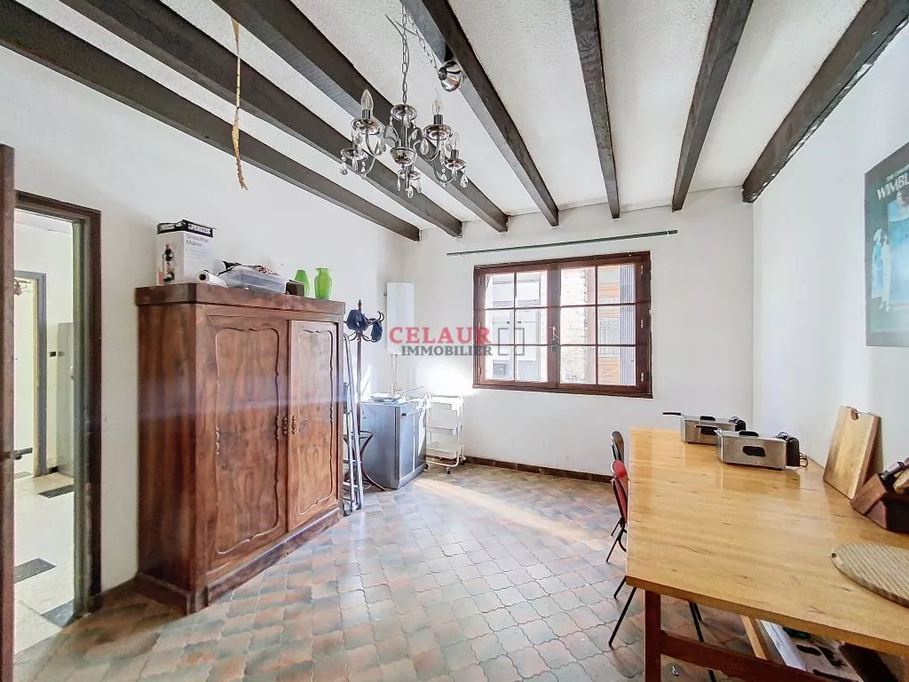 COMMERCIAL PREMISES + 2 APARTMENTS