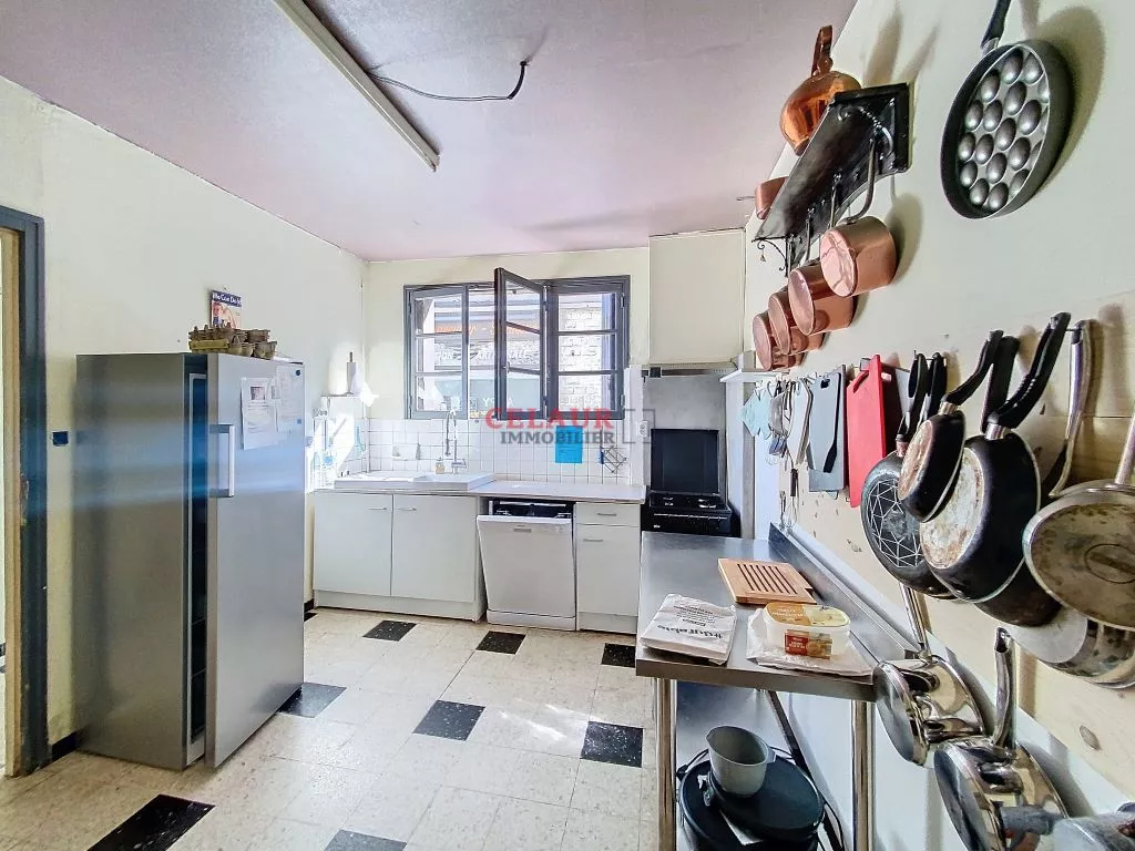 COMMERCIAL PREMISES + 2 APARTMENTS