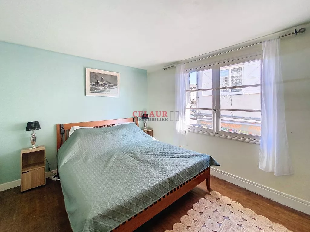 COMMERCIAL PREMISES + 2 APARTMENTS