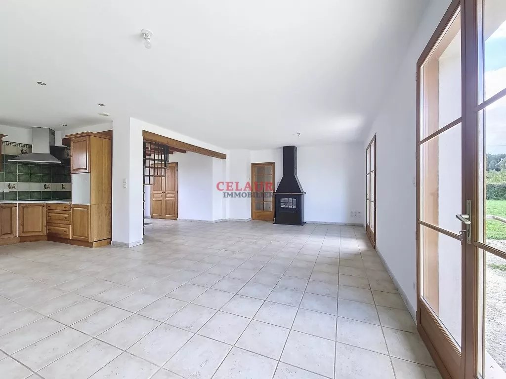 MAISON PERIGOURDINE AVEC JOLIE VUE