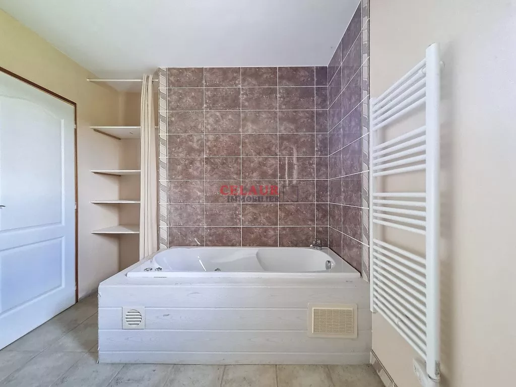 MAISON PERIGOURDINE AVEC JOLIE VUE