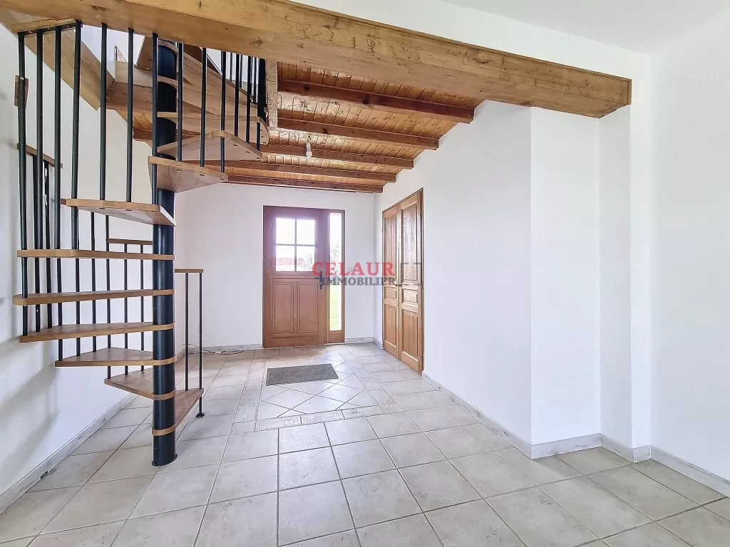 MAISON PERIGOURDINE AVEC JOLIE VUE