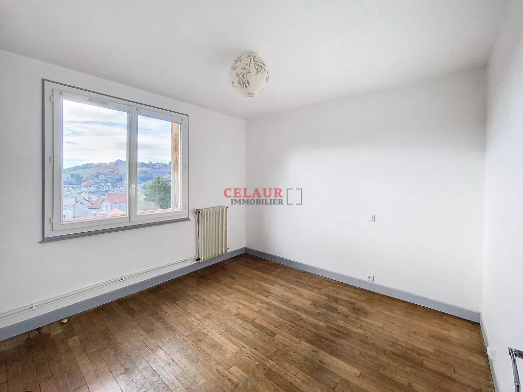 APPARTEMENT RENOVE AVEC VUE ET GARAGE