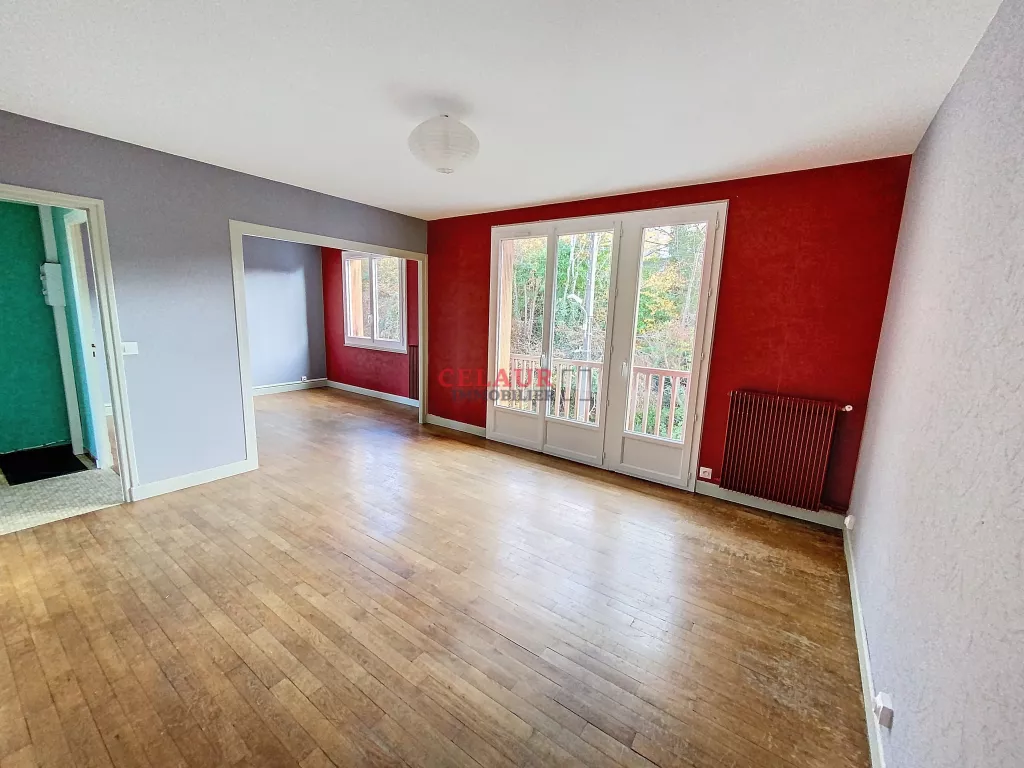 APPARTEMENT RENOVE AVEC VUE ET GARAGE