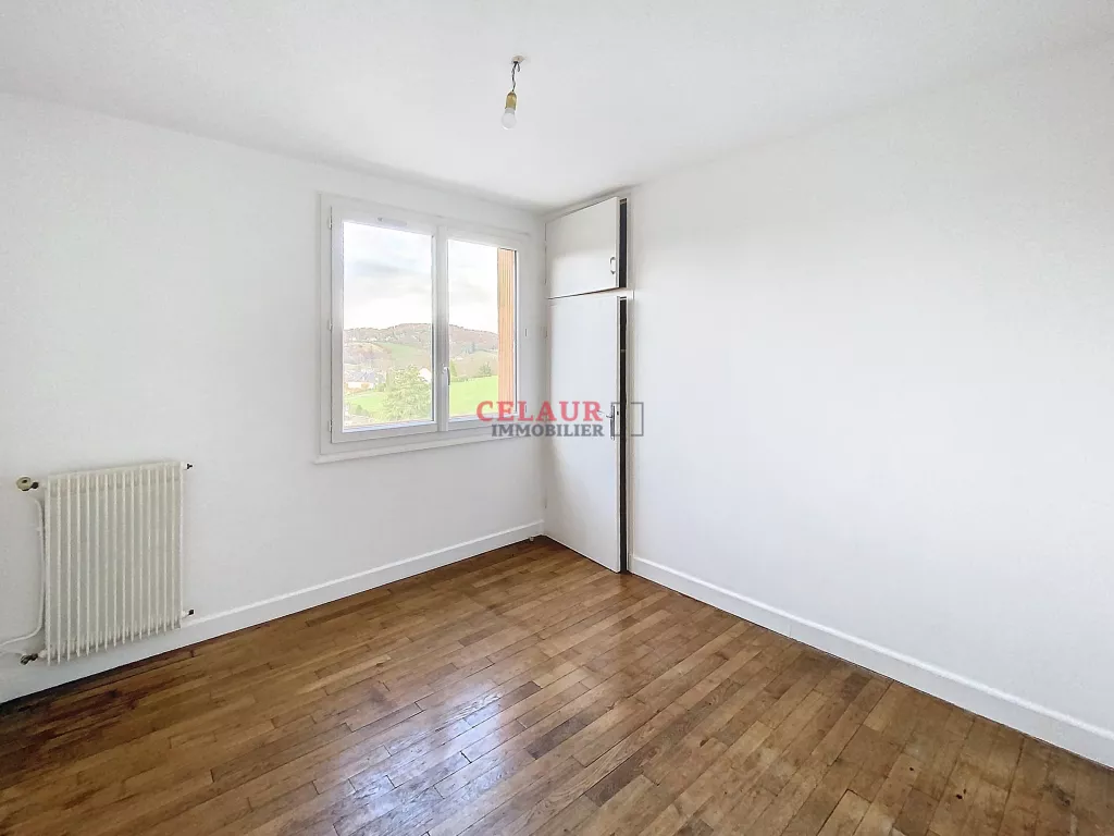 APPARTEMENT RENOVE AVEC VUE ET GARAGE