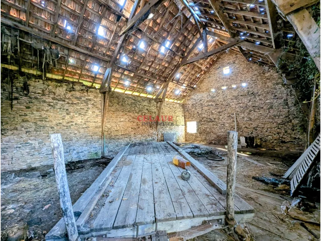 CORPS DE FERME SUR LES HAUTEURS