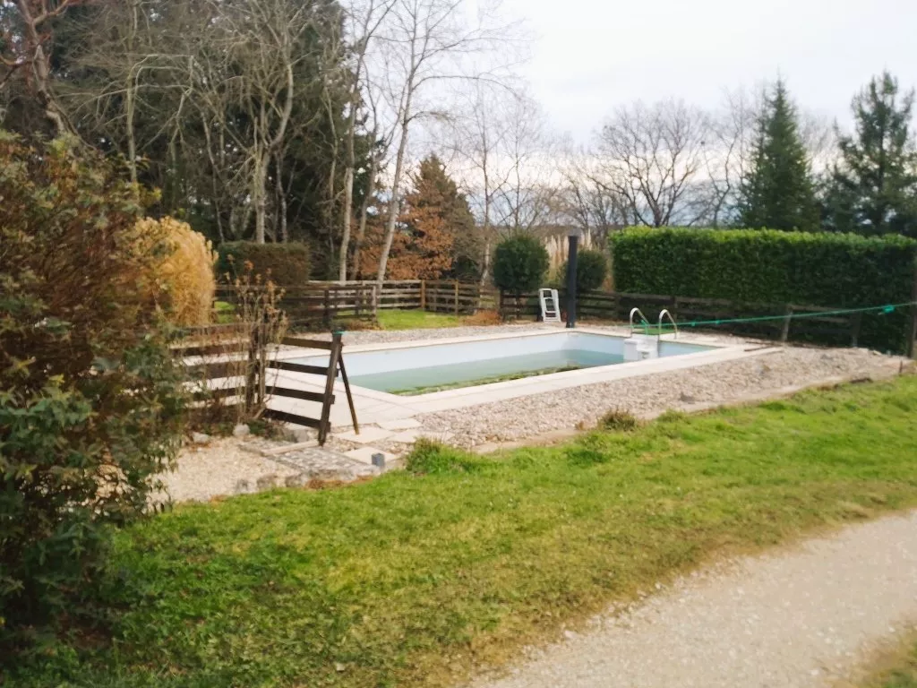 MAISON EN PIERRE ANCIENNE