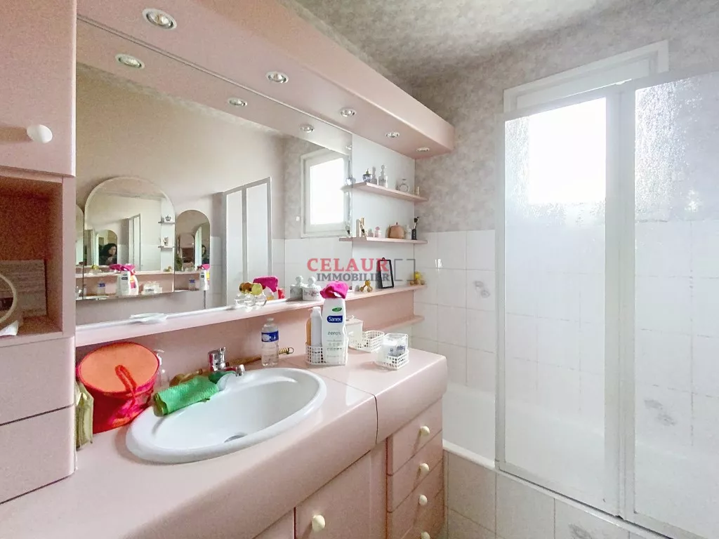 Maison située à priximité des commerces et des écoles