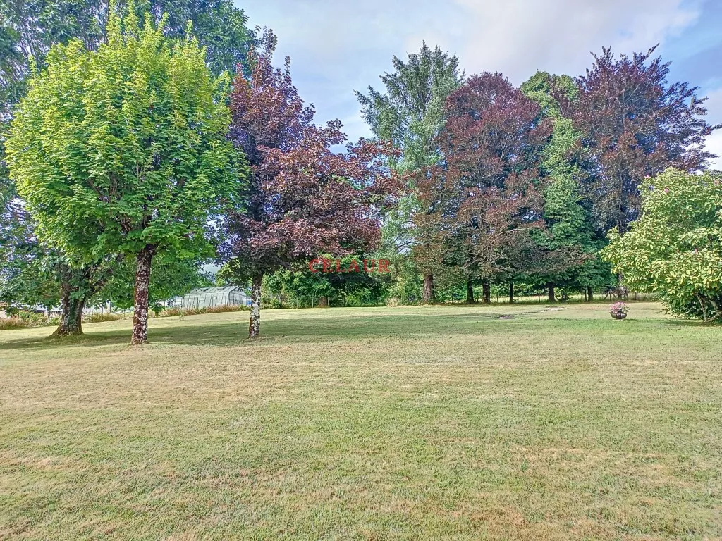 A DEUX PAS DES COMMERCES