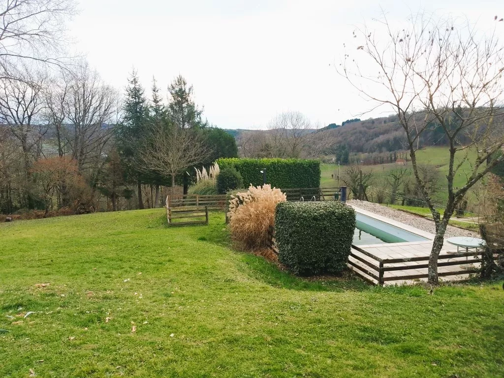 CORPS DE FERME ANCIEN